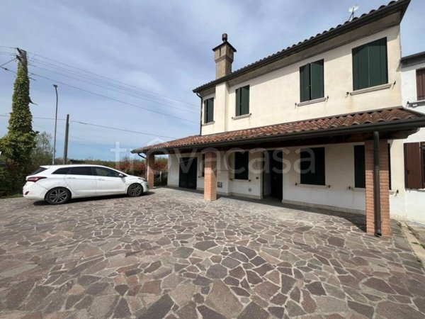 casa indipendente in vendita a Rosolina in zona Fenilone