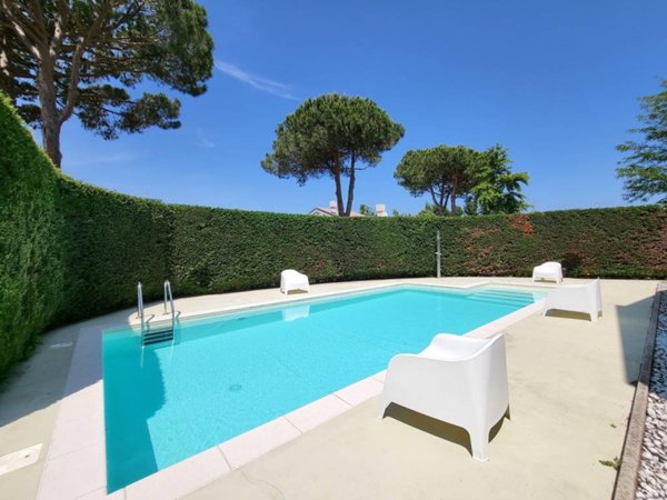casa indipendente in vendita a Rosolina