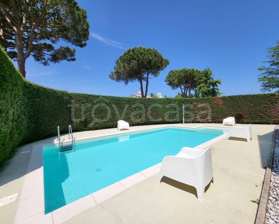 casa indipendente in vendita a Rosolina