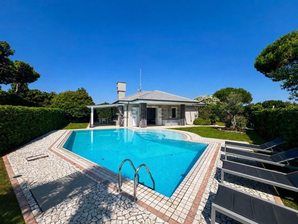 casa indipendente in vendita a Rosolina