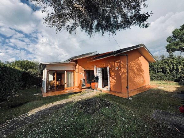 casa indipendente in vendita a Rosolina