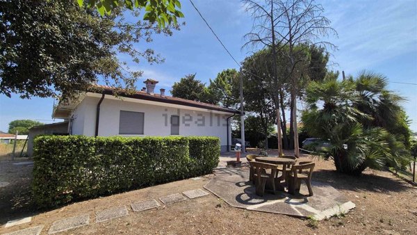 casa indipendente in vendita a Rosolina in zona Bassafonda