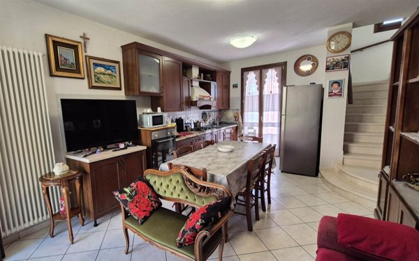 casa indipendente in vendita a Rosolina in zona Fenilone