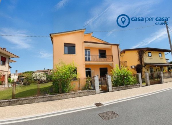 casa indipendente in vendita a Rosolina