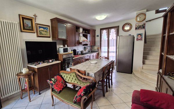 casa indipendente in vendita a Rosolina in zona Fenilone
