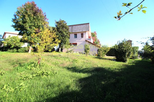 casa indipendente in vendita a Rosolina in zona Fenilone