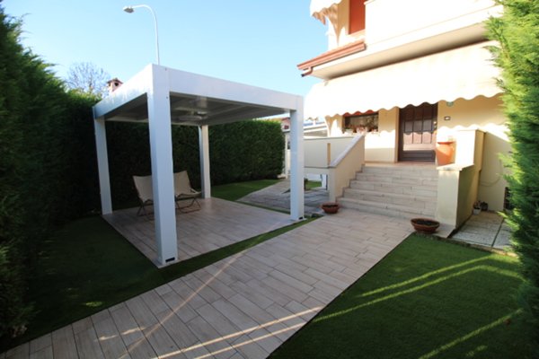 casa indipendente in vendita a Rosolina