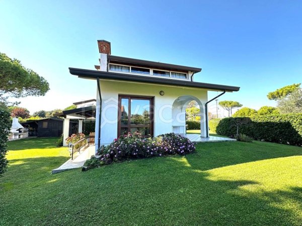 casa indipendente in vendita a Rosolina