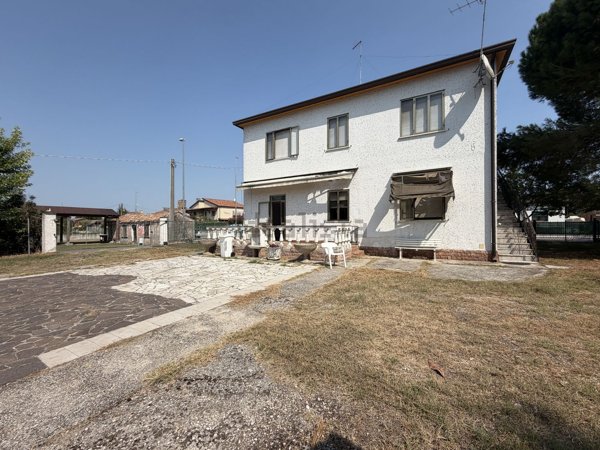 casa indipendente in vendita a Rosolina
