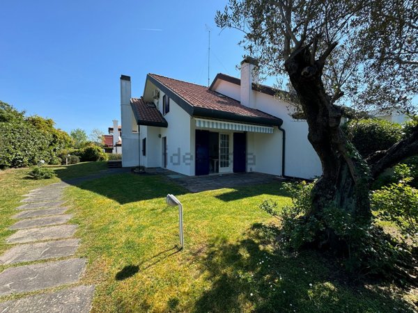 casa indipendente in vendita a Rosolina