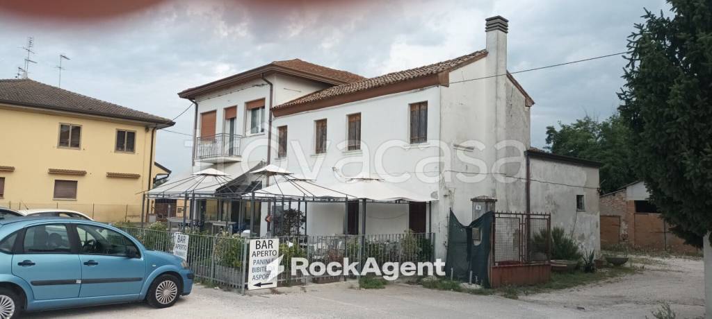 casa indipendente in vendita a Rosolina in zona Fenilone