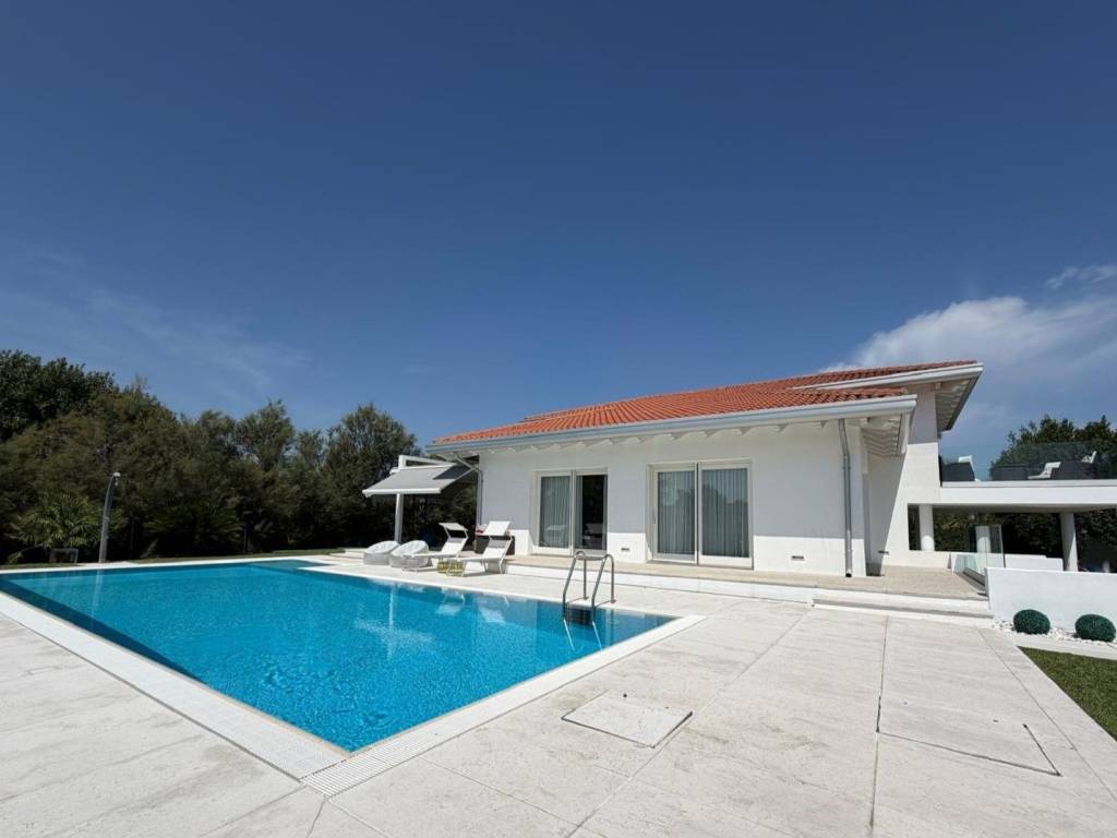 casa indipendente in vendita a Rosolina