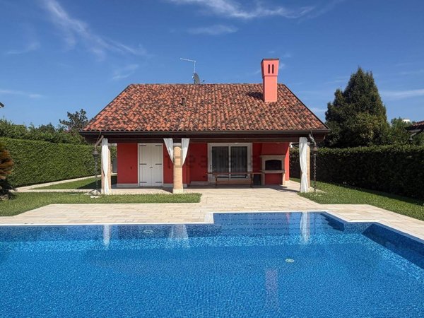 casa indipendente in vendita a Rosolina