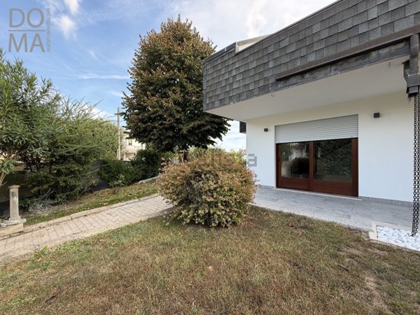casa indipendente in vendita a Rosolina