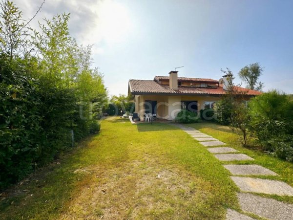 casa indipendente in vendita a Rosolina
