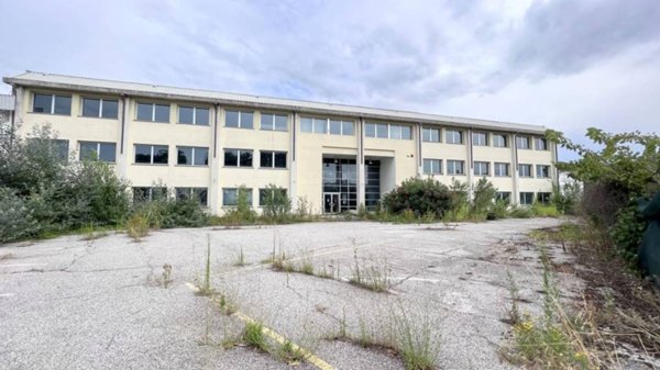 locale di sgombero in vendita a Rovigo in zona Centro Storico