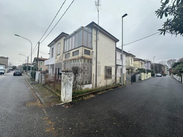 casa indipendente in vendita a Rovigo in zona San Pio X