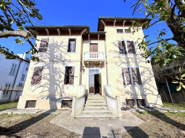 casa indipendente in vendita a Rovigo