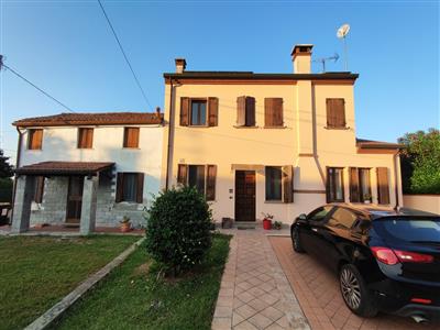 casa indipendente in vendita a Rovigo in zona Mardimago