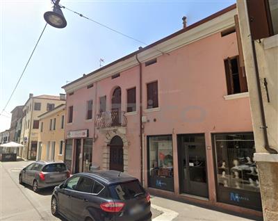 casa indipendente in vendita a Rovigo in zona Centro Storico