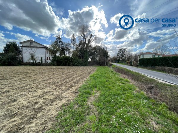 terreno edificabile in vendita a Rovigo in zona Tassina