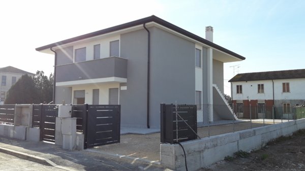 casa semindipendente in vendita a Rovigo