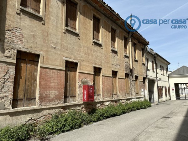 casa indipendente in vendita a Rovigo in zona Centro Storico