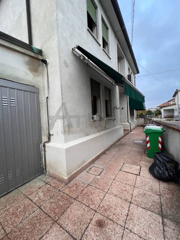 casa indipendente in vendita a Rovigo in zona Granzette
