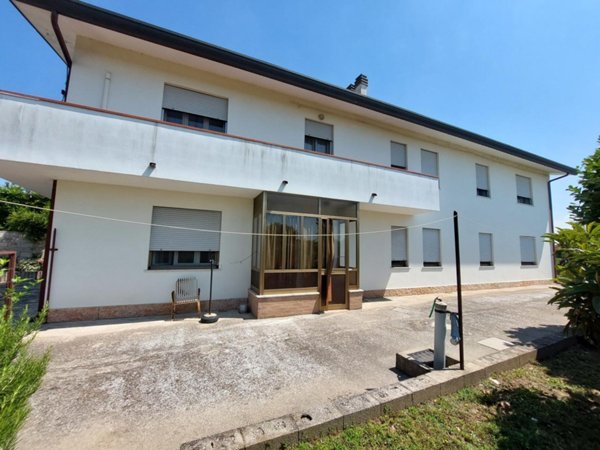 casa indipendente in vendita a Rovigo in zona Sant'Apollinare