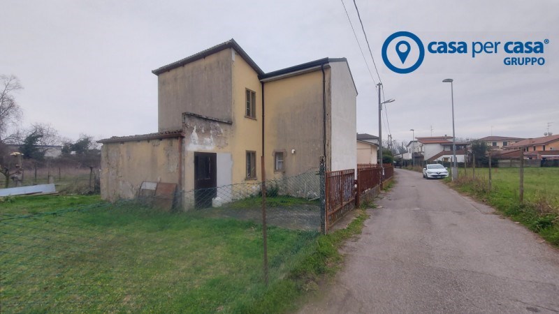casa indipendente in vendita a Rovigo in zona Granzette