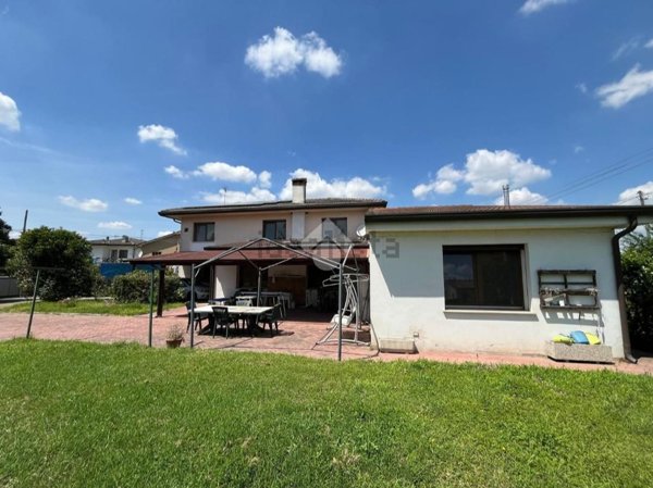 casa indipendente in vendita a Rovigo in zona Boara Polesine
