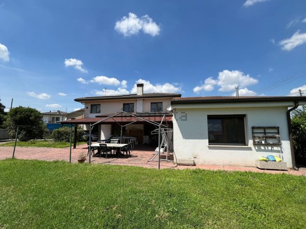 casa indipendente in vendita a Rovigo in zona Boara Polesine