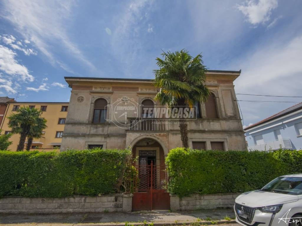 casa indipendente in vendita a Rovigo in zona Centro Storico