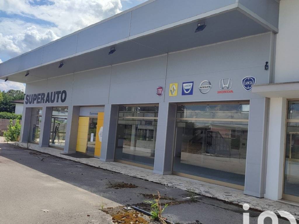 locale commerciale in vendita a Rovigo