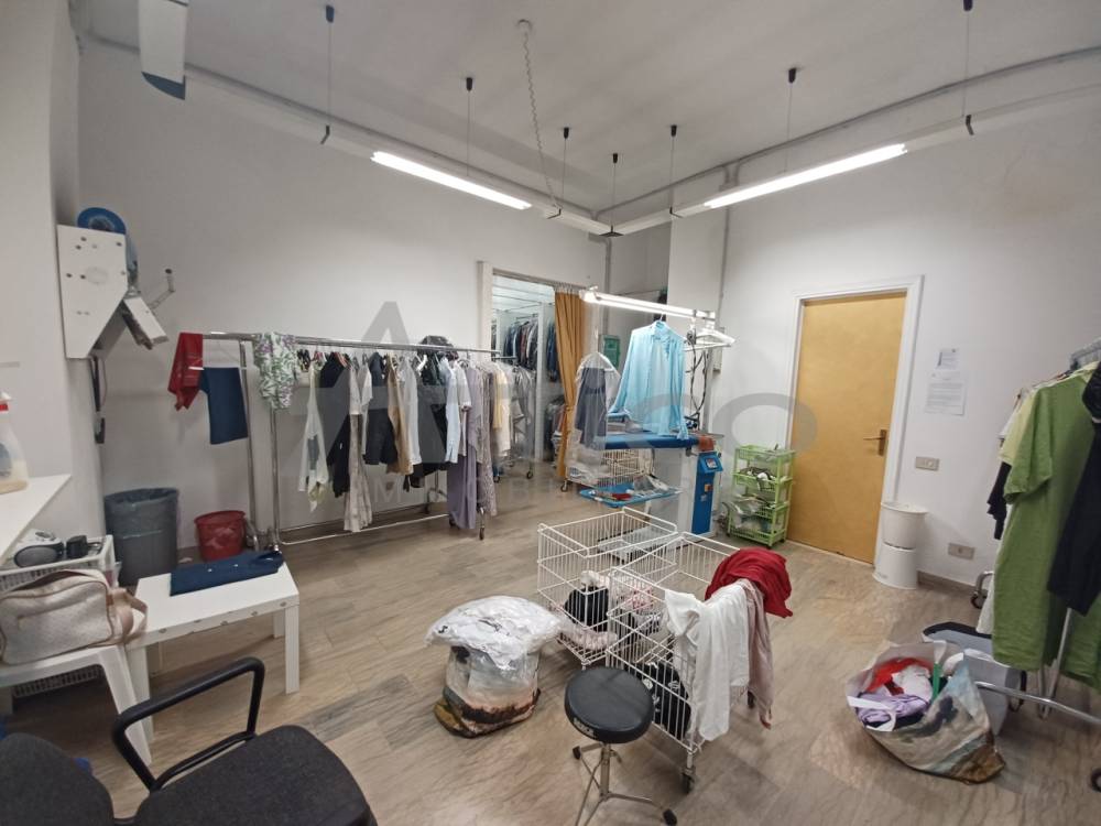 negozio in vendita a Rovigo in zona Centro Storico