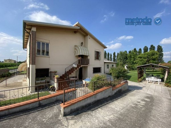 casa indipendente in vendita a Rovigo in zona Buso