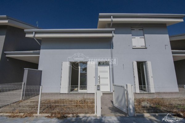 casa indipendente in vendita a Rovigo in zona Tassina