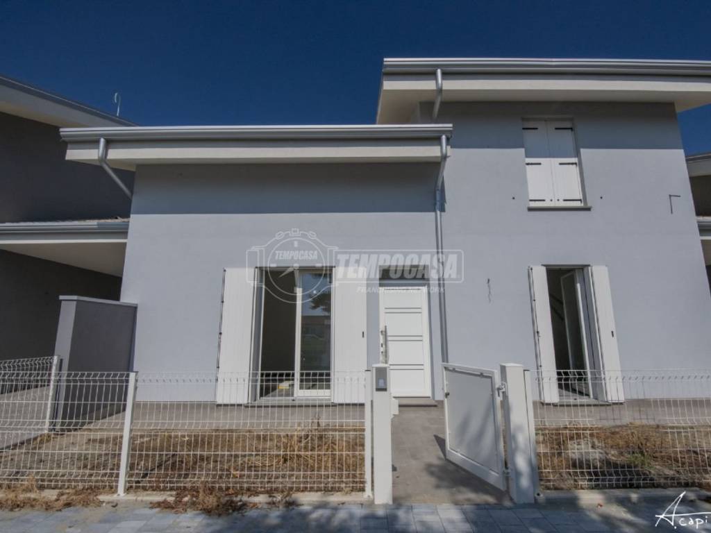 casa indipendente in vendita a Rovigo in zona Tassina