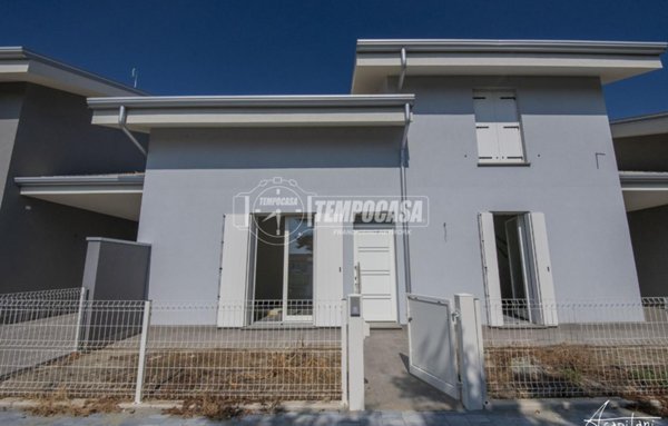 casa indipendente in vendita a Rovigo in zona Tassina