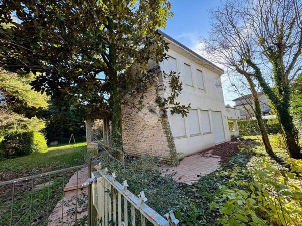 casa indipendente in vendita a Rovigo in zona Centro Storico
