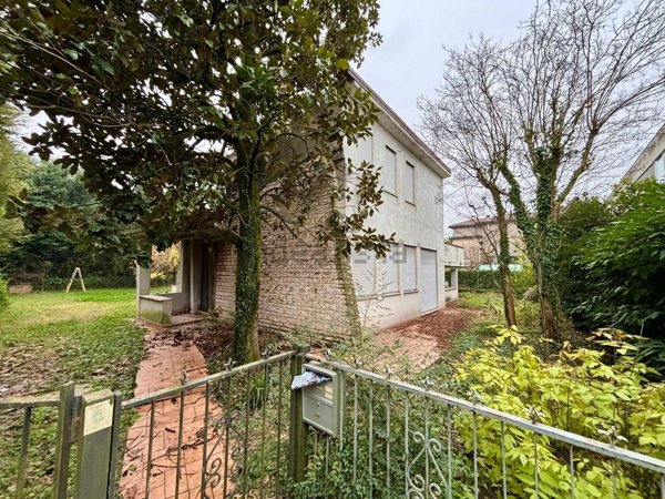 casa indipendente in vendita a Rovigo in zona Centro Storico