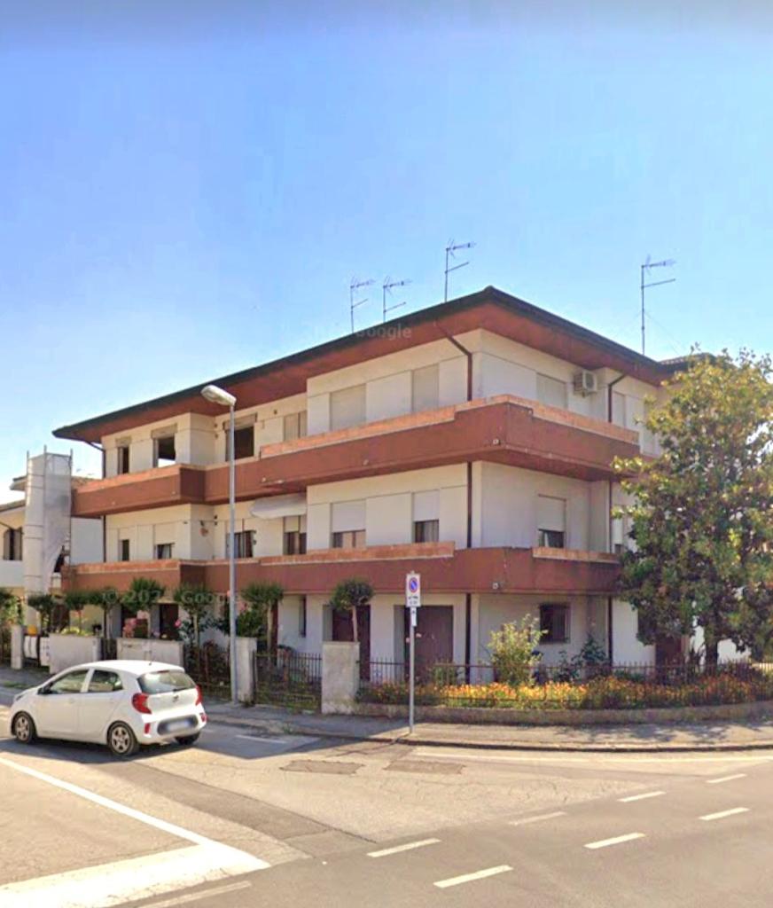 appartamento in vendita a Rovigo in zona Commenda