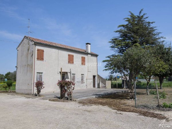 casa indipendente in vendita a Rovigo in zona Tassina