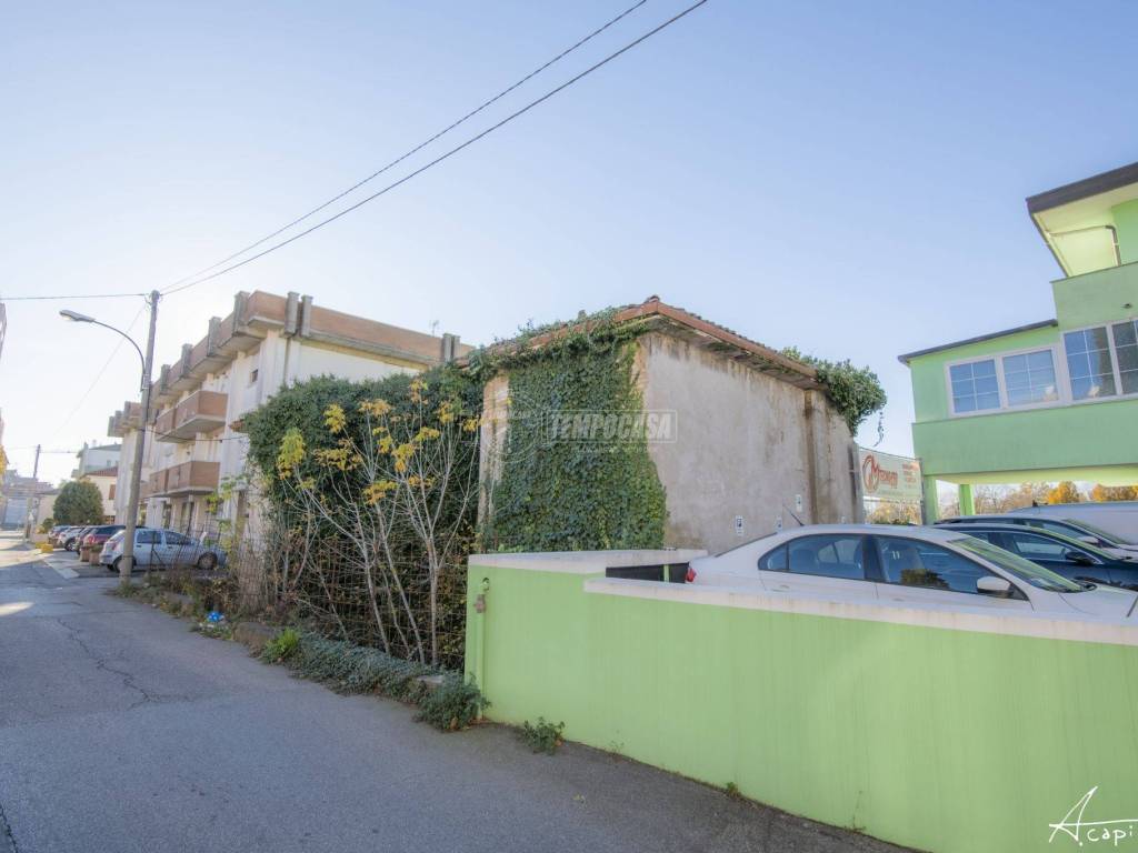 casa indipendente in vendita a Rovigo in zona Centro Storico