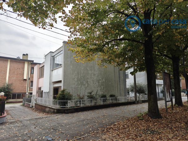 casa semindipendente in vendita a Rovigo in zona Commenda