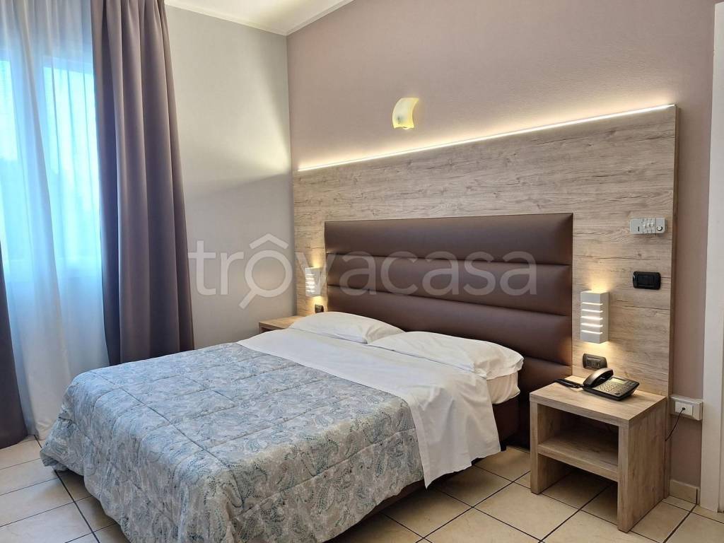 negozio in vendita a Rovigo