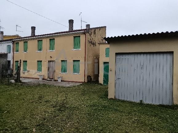 casa indipendente in vendita a Rovigo in zona Centro Storico
