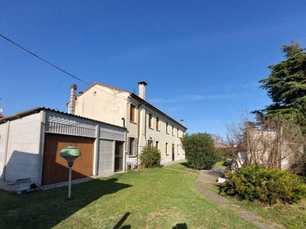 casa indipendente in vendita a Rovigo in zona Centro Storico