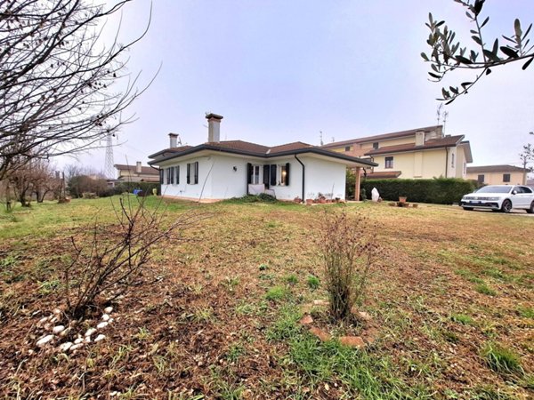 casa indipendente in vendita a Rovigo in zona Sant'Apollinare