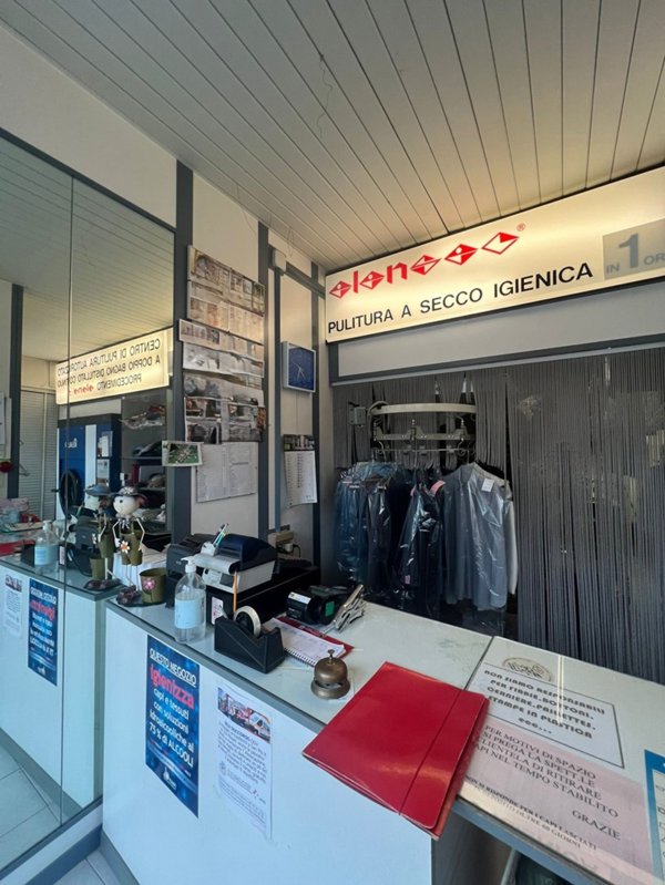 negozio in vendita a Rovigo
